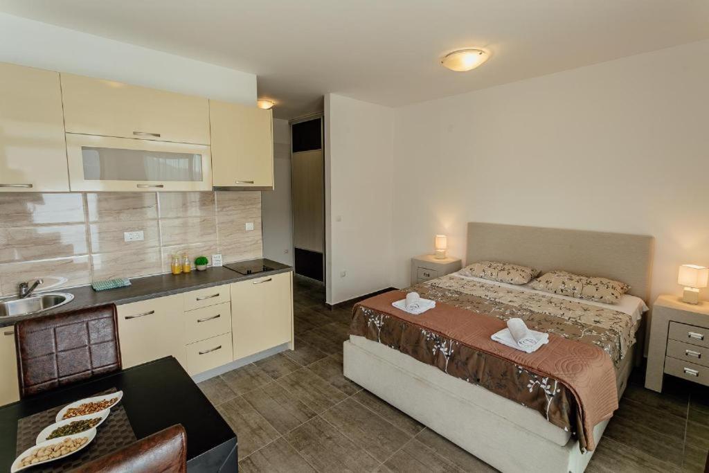 Apartments Joy Херцег-Новий Екстер'єр фото