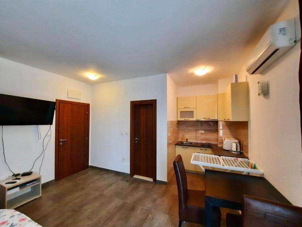 Apartments Joy Херцег-Новий Екстер'єр фото