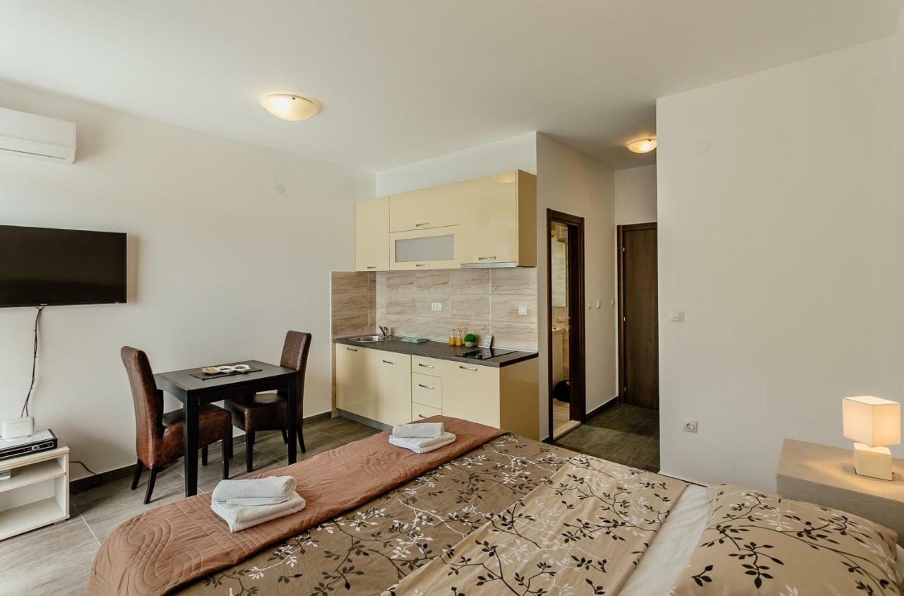 Apartments Joy Херцег-Новий Екстер'єр фото